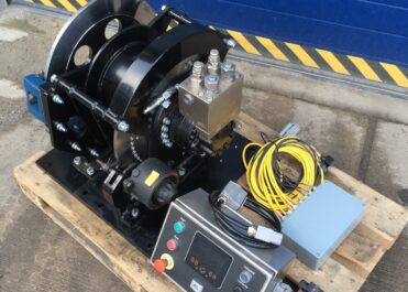 Free fall piling winch VVL1000
